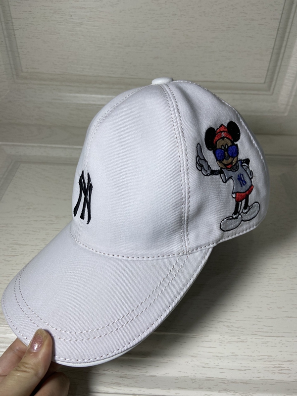 ブランド帽子背面デザイン